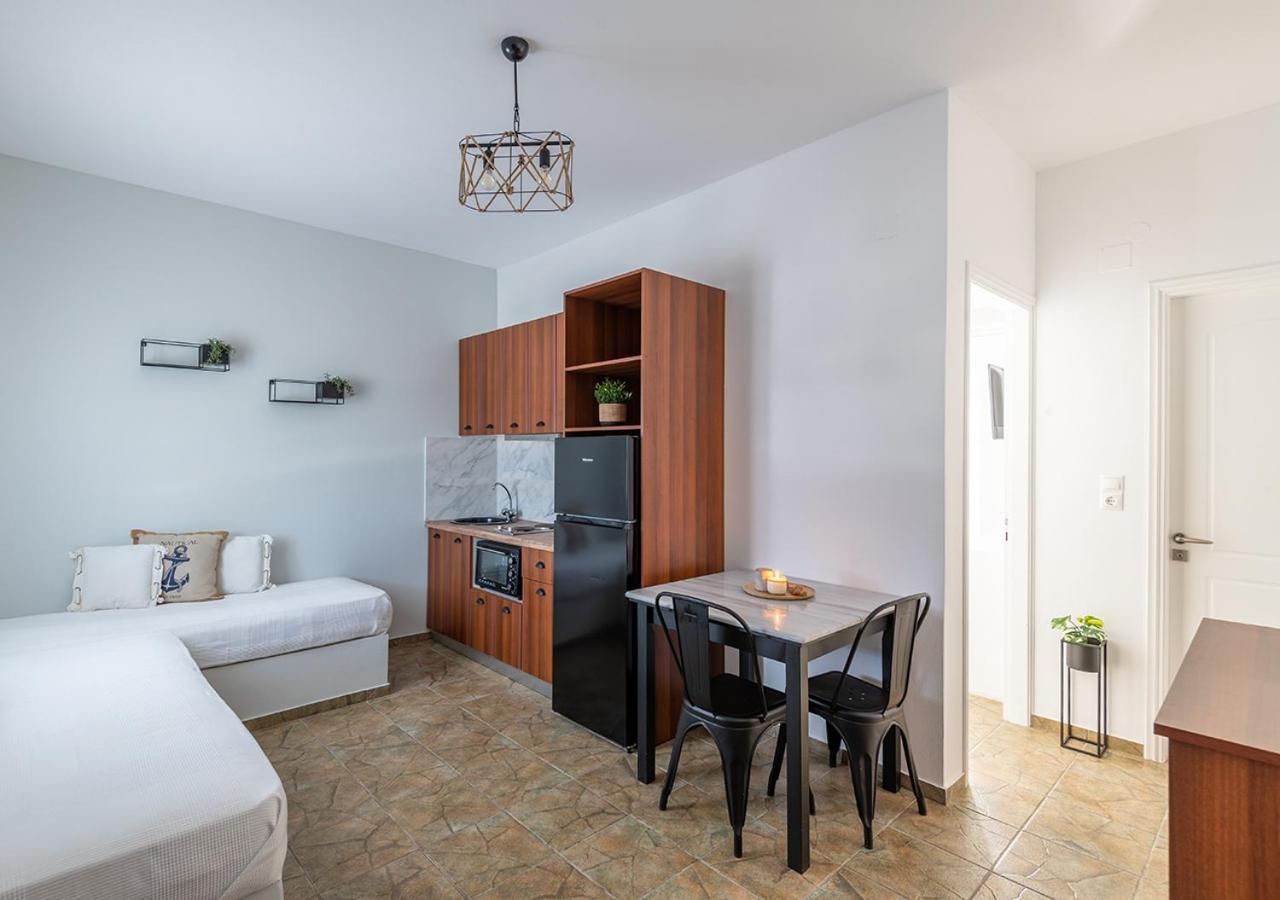 Aigaion Aetherium Apartments Livadakia Esterno foto