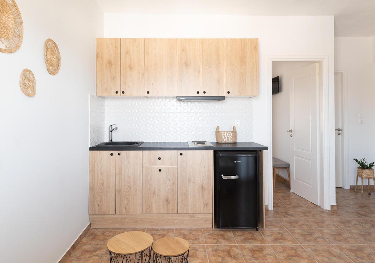 Aigaion Aetherium Apartments Livadakia Esterno foto