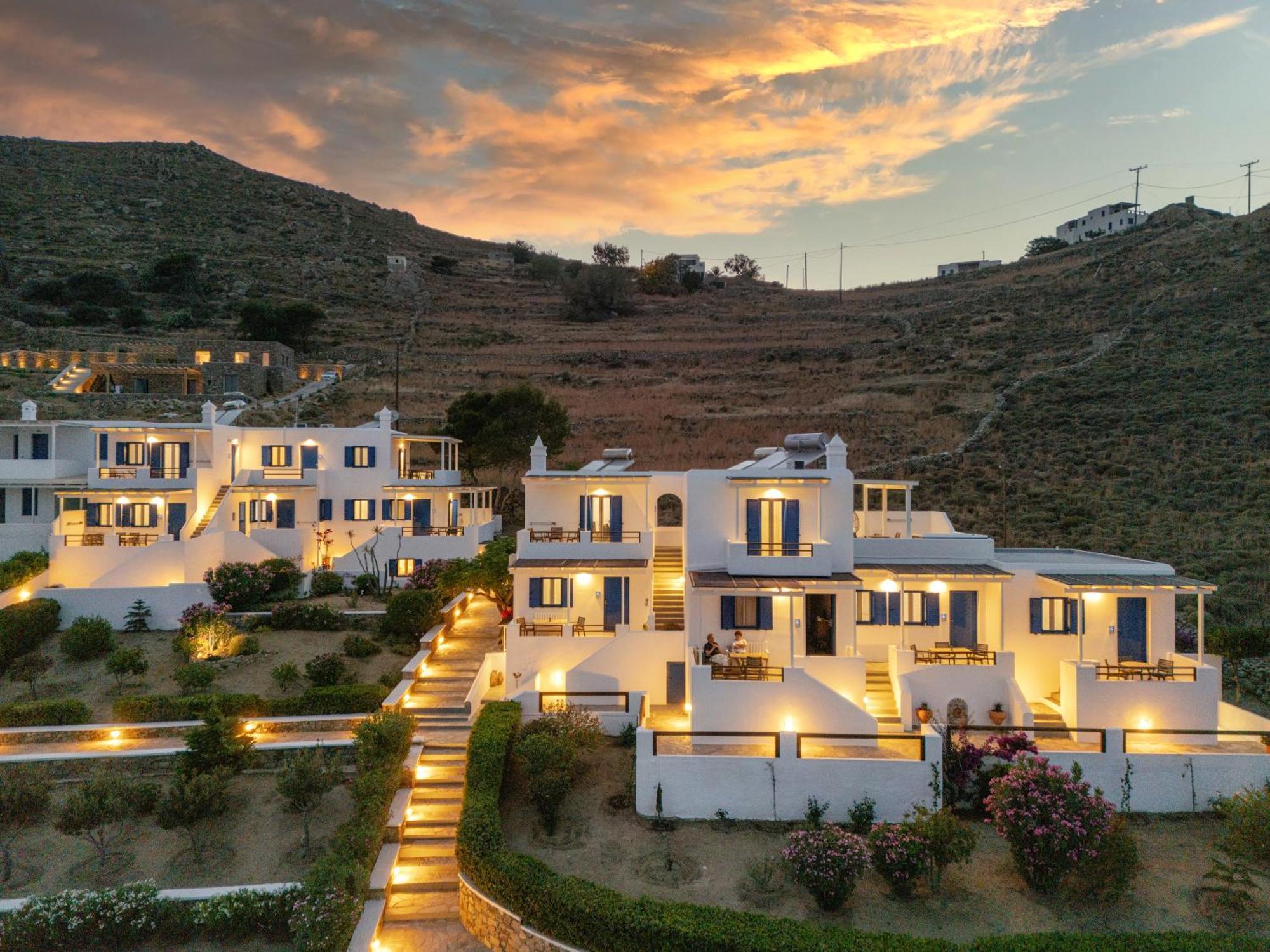Aigaion Aetherium Apartments Livadakia Esterno foto